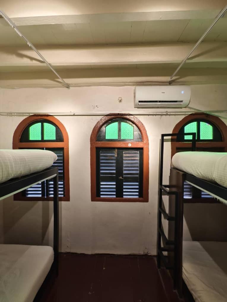 Red Inn Court George Town Dış mekan fotoğraf